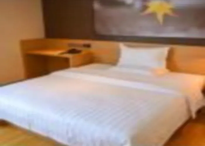 Iu Hotel Zhanjiang Guomao City Square